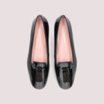 写真：FAYE tassel loafers