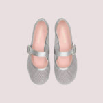 写真：HERMIONE maryjane crystal buckle