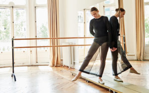 写真：Autumn Winter 2025 Gold Buckle Elegance<